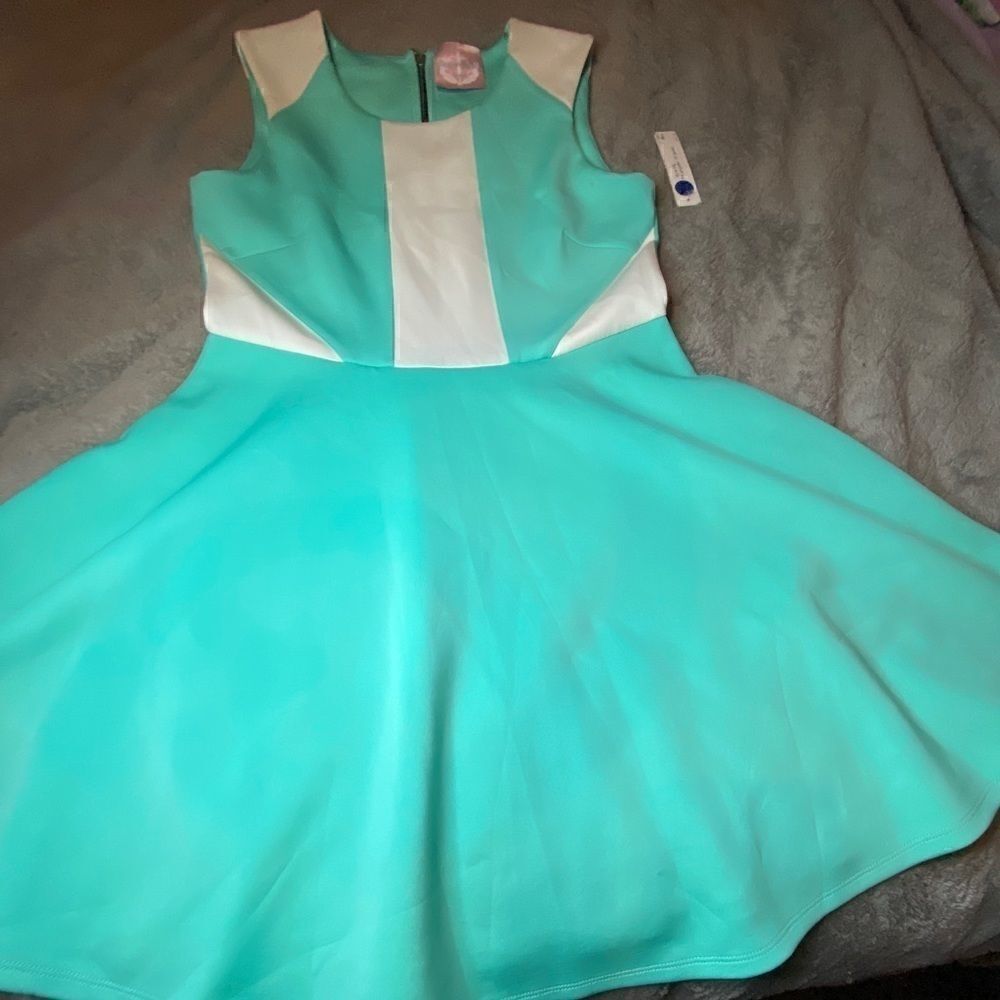 Romeo + Juliet Couture Vintage Looking Shift Dress - Picture 2 of 6